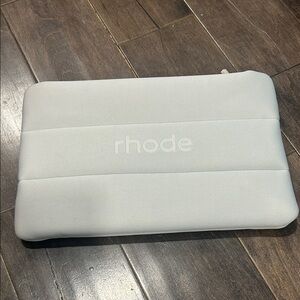 RHODE Light Gray Tablet Sleeve